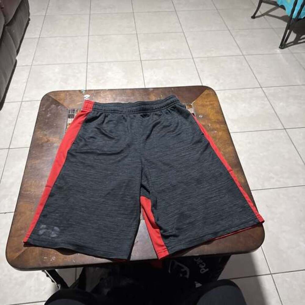 Under Armour Men's Athletic Shorts Black Red Size Large